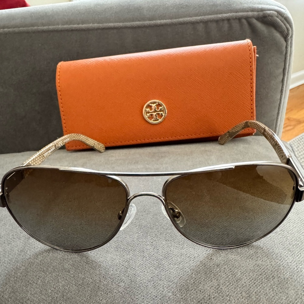 Tory Burch Aviator Sunglasses with case